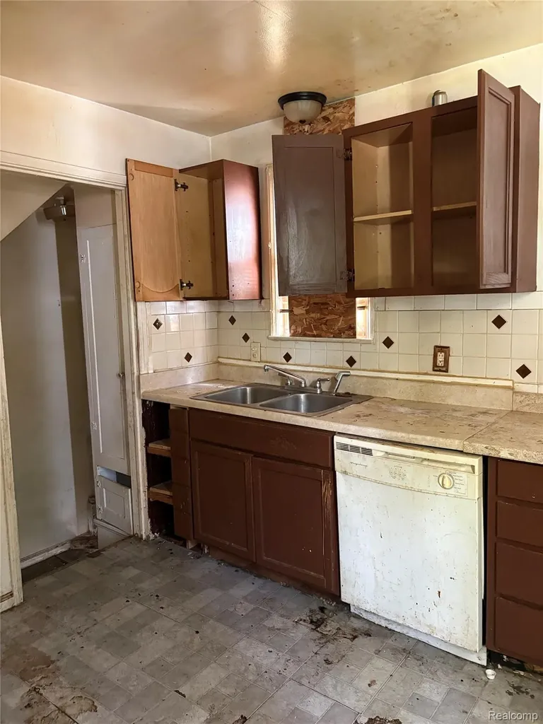 20062 Waltham Street Detroit City MI 48205