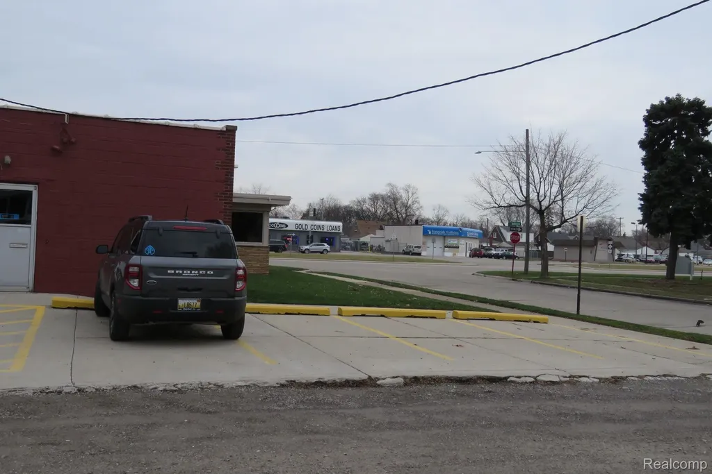 12170 Fort Street Southgate City MI 48195