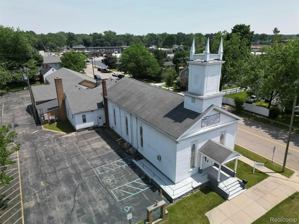 45504 Cass Avenue Utica City MI 48317
