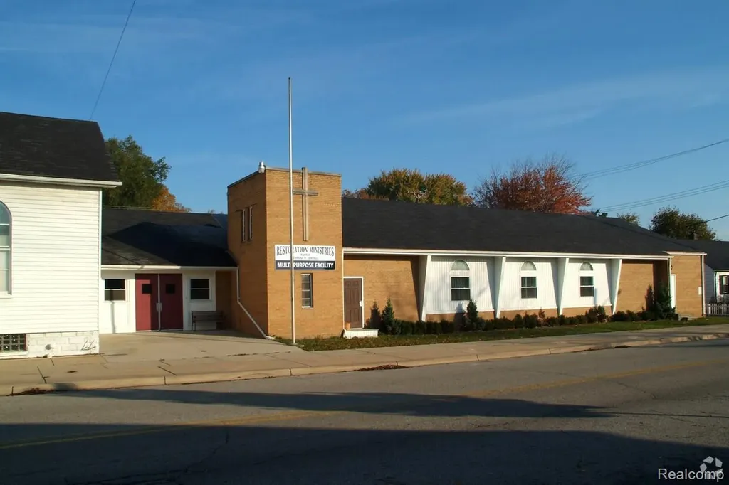45504 Cass Avenue Utica City MI 48317