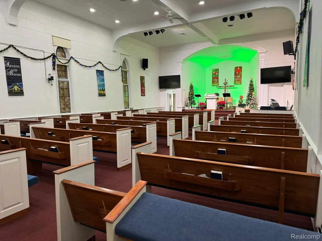45504 Cass Avenue Utica City MI 48317