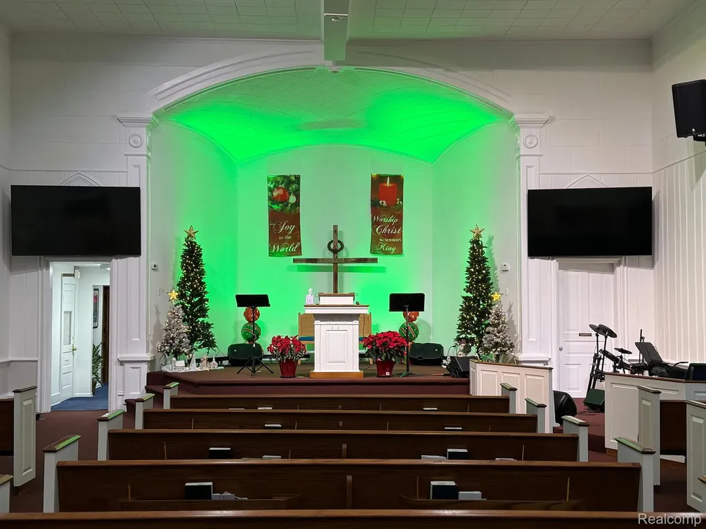 45504 Cass Avenue Utica City MI 48317