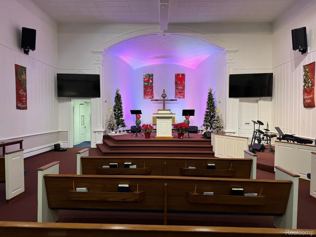 45504 Cass Avenue Utica City MI 48317