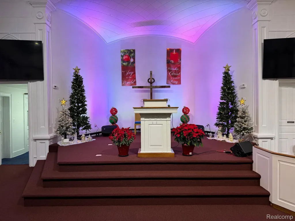 45504 Cass Avenue Utica City MI 48317