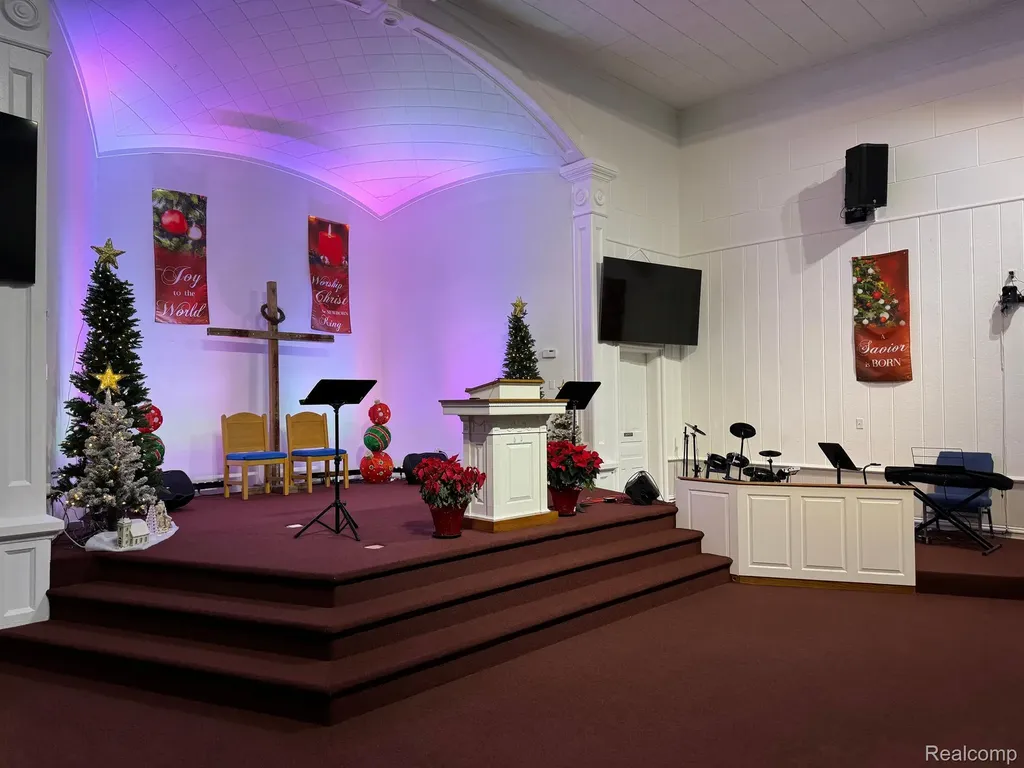 45504 Cass Avenue Utica City MI 48317