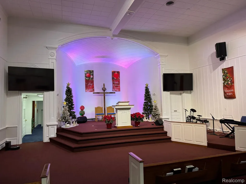 45504 Cass Avenue Utica City MI 48317