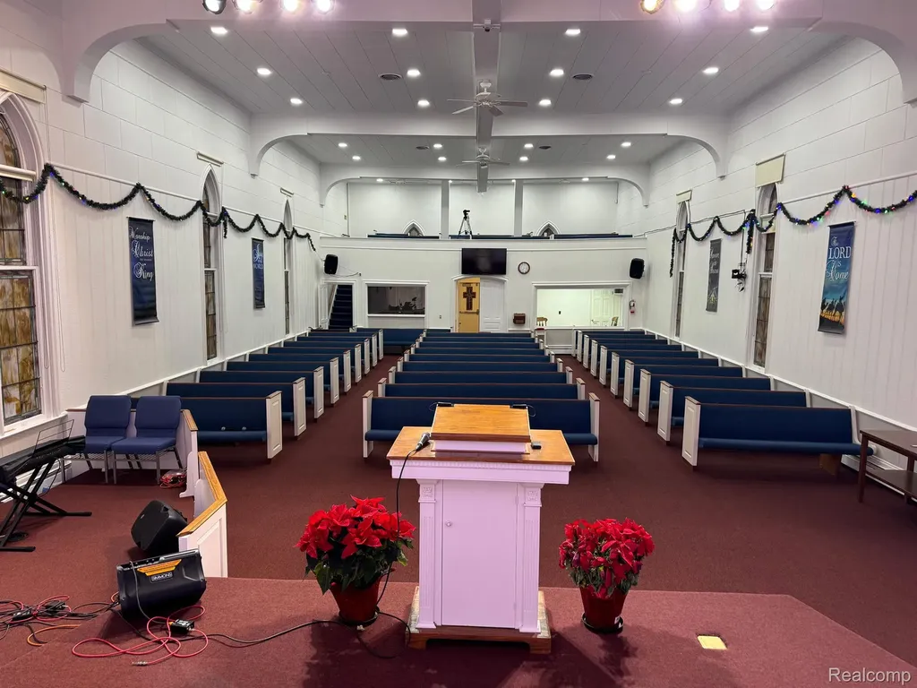45504 Cass Avenue Utica City MI 48317