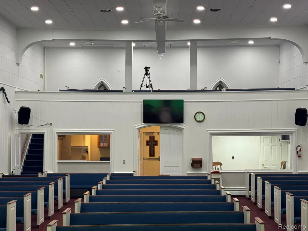 45504 Cass Avenue Utica City MI 48317