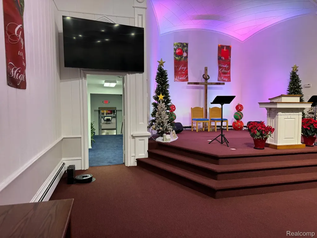 45504 Cass Avenue Utica City MI 48317