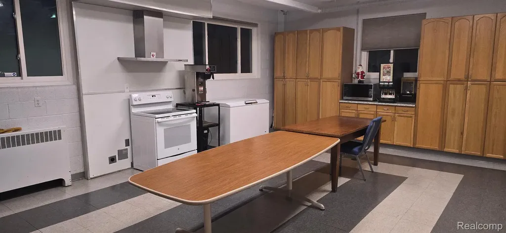 45504 Cass Avenue Utica City MI 48317