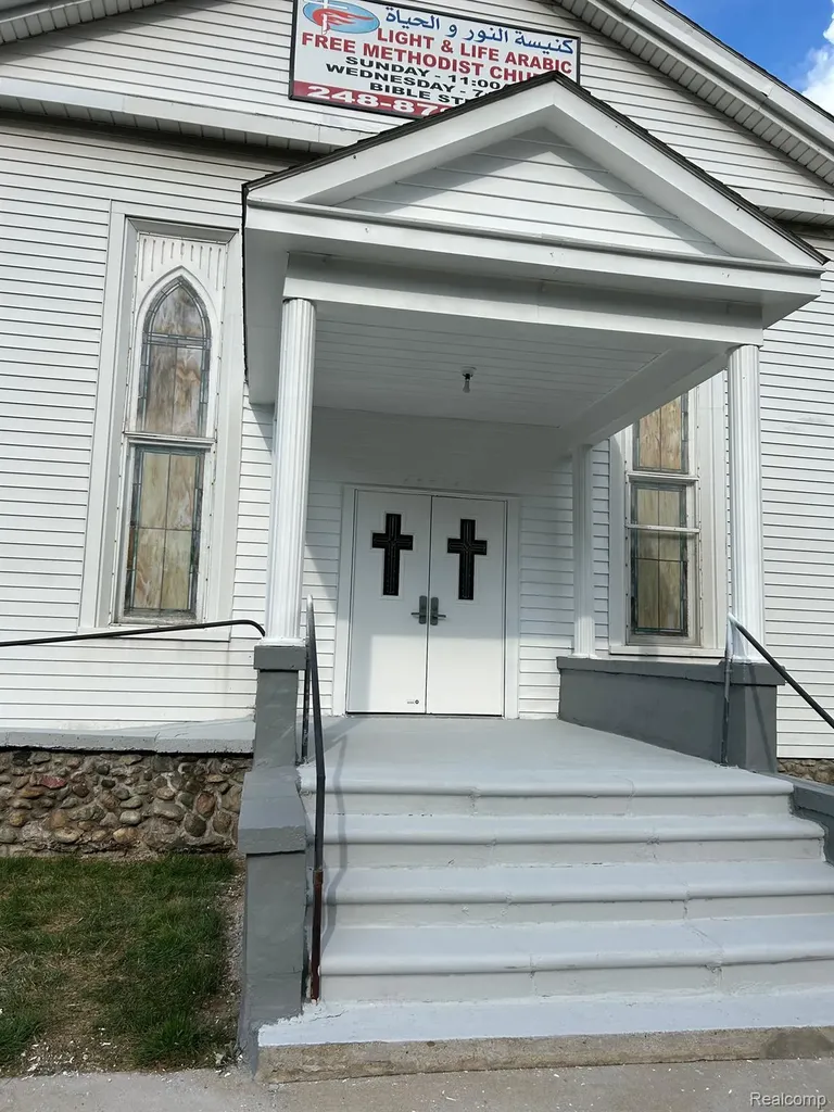 45504 Cass Avenue Utica City MI 48317