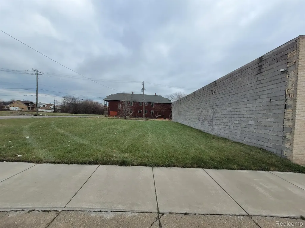 8840 Van Dyke Street Detroit City MI 48213