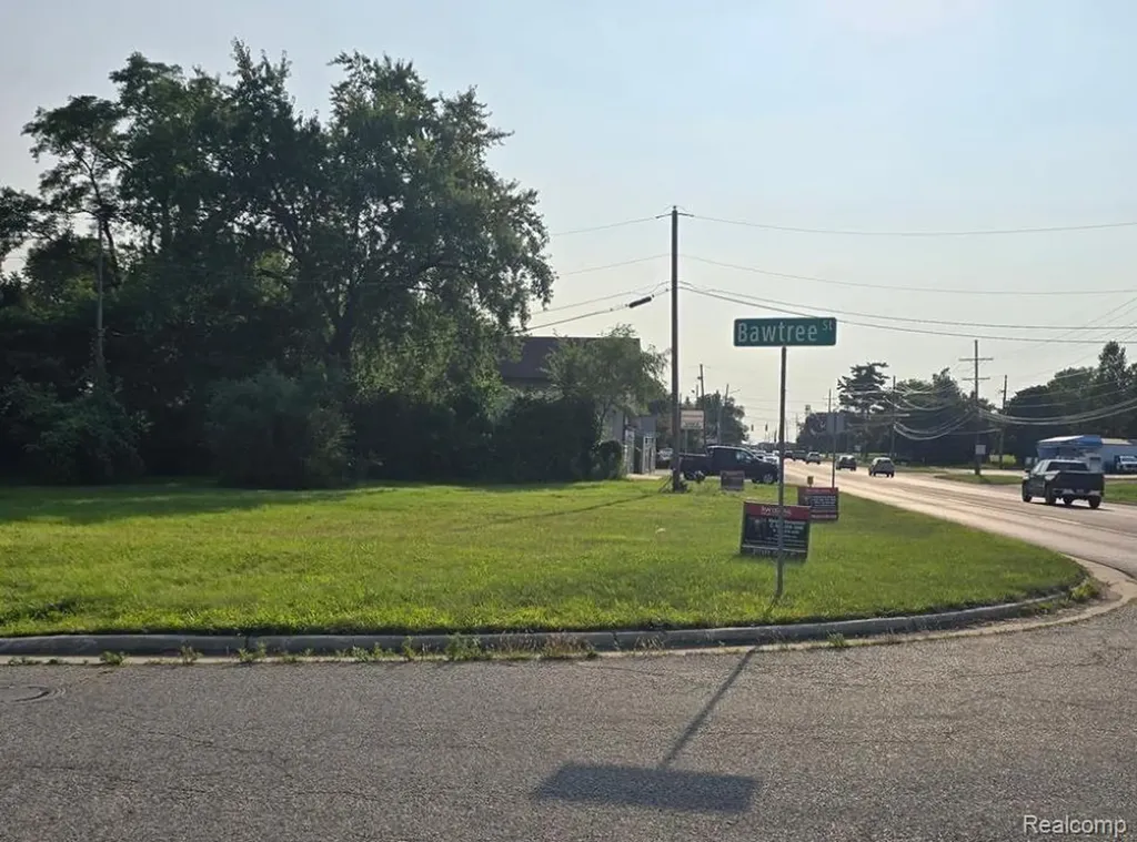 9999 W Cooley Lake West Bloomfield Charter Township MI 48324