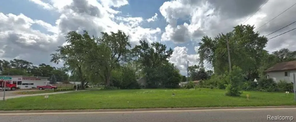 9999 W Cooley Lake West Bloomfield Charter Township MI 48324