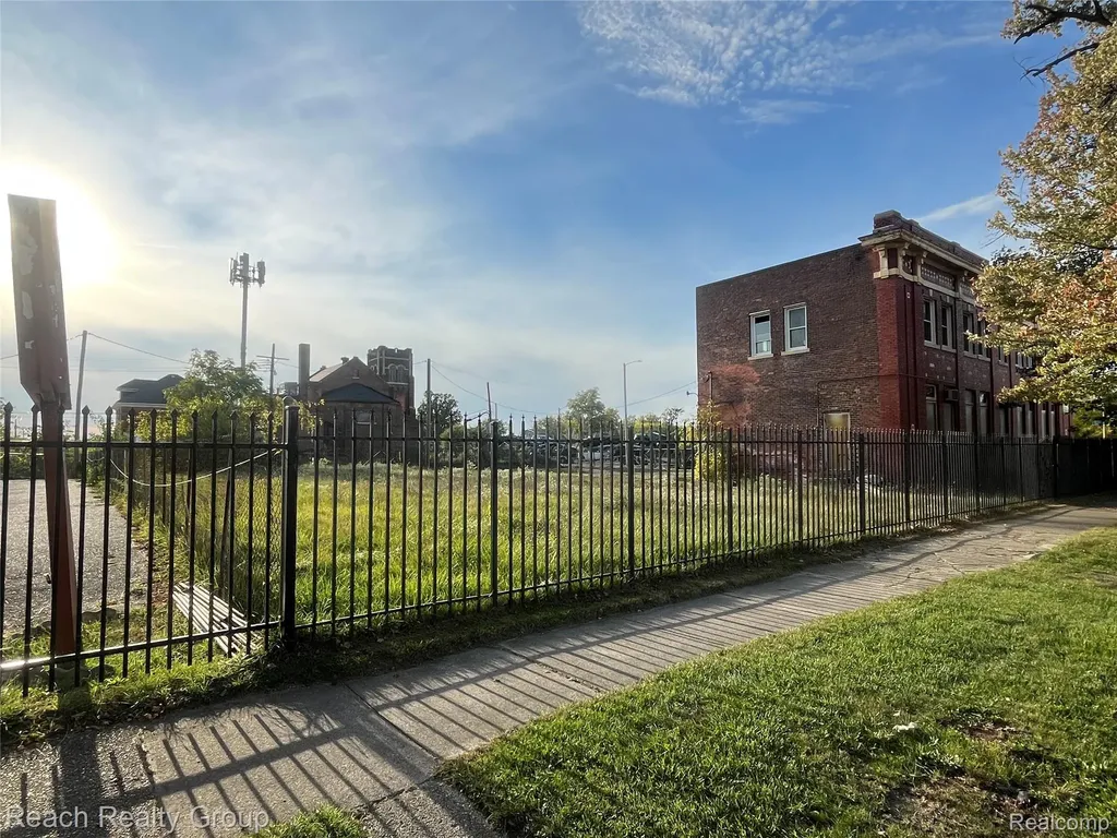 3537 Cadillac Boulevard Detroit City MI 48214