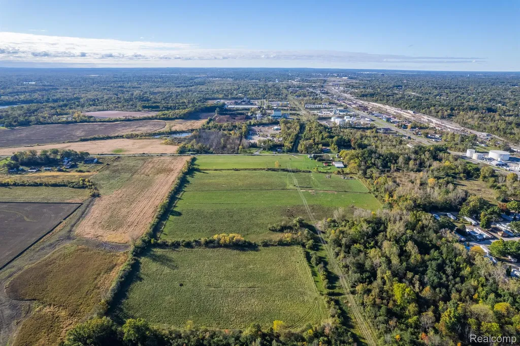 2135 E Coldwater Road Genesee Charter Township MI 48505
