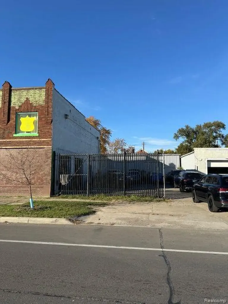 15142 Joy Road Detroit City MI 48228