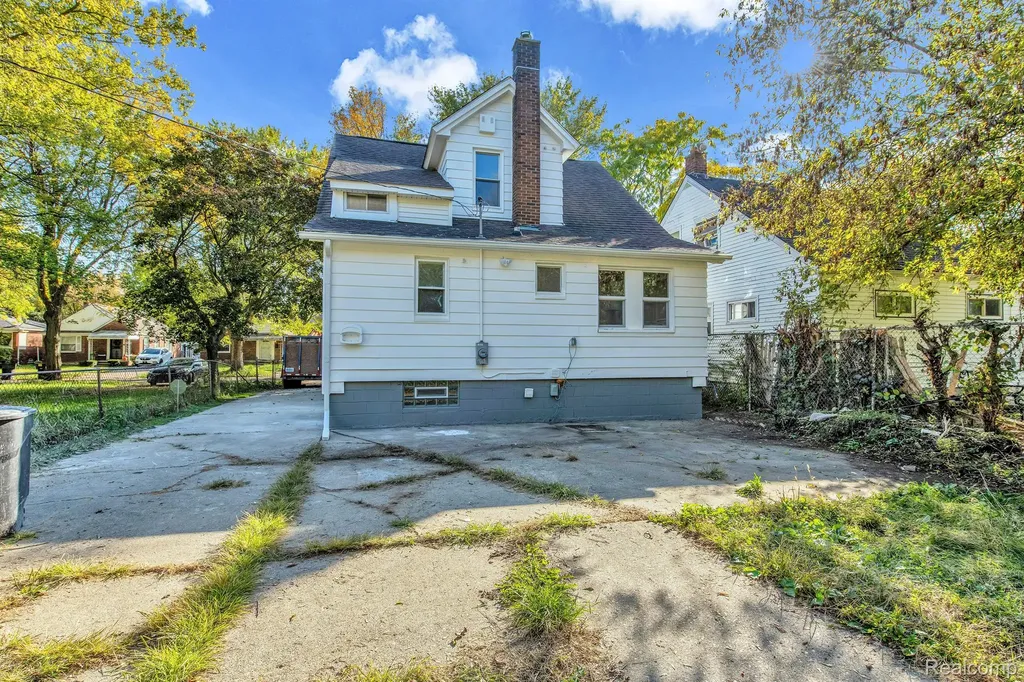16211 Maddelein Street Detroit City MI 48205