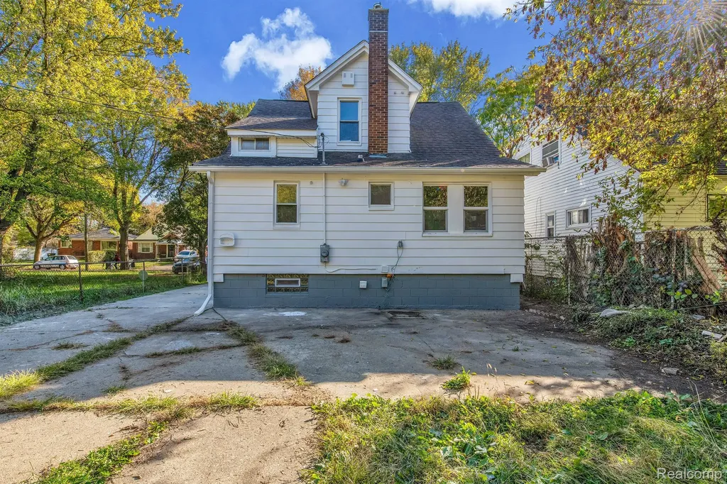 16211 Maddelein Street Detroit City MI 48205