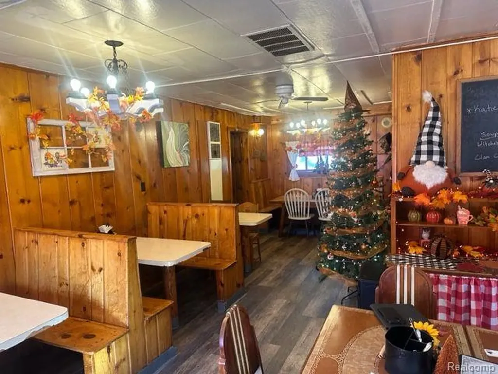 3556 E Higgins Lake Drive Gerrish Township MI 48653