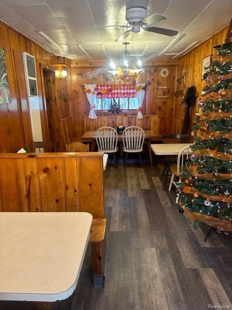 3556 E Higgins Lake Drive Gerrish Township MI 48653