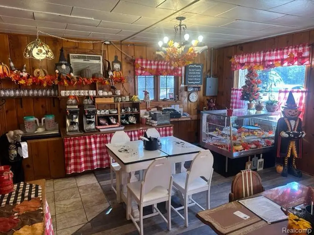 3556 E Higgins Lake Drive Gerrish Township MI 48653