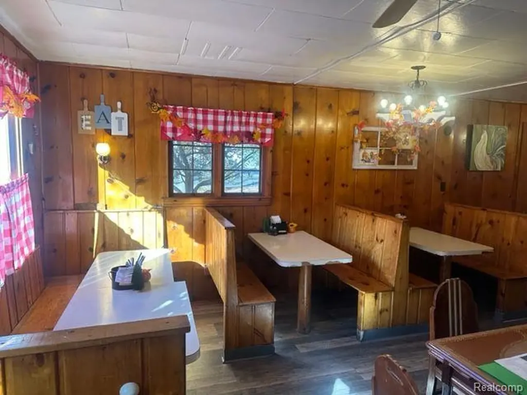 3556 E Higgins Lake Drive Gerrish Township MI 48653