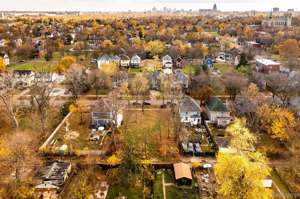 261 Woodland Street Detroit City MI 48202