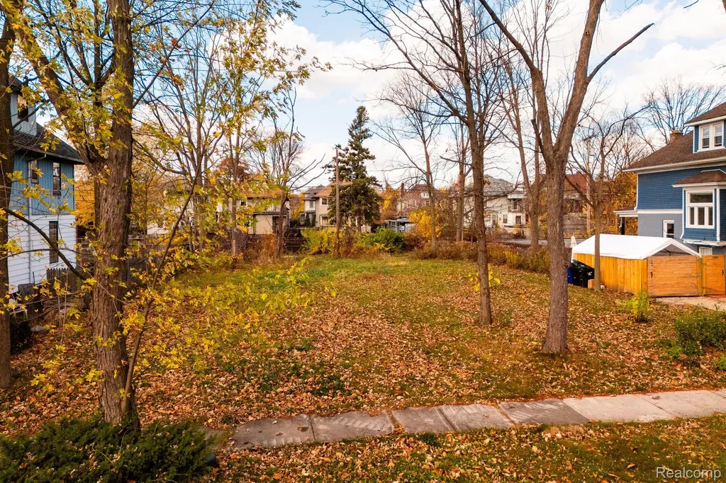 261 Woodland Street Detroit City MI 48202