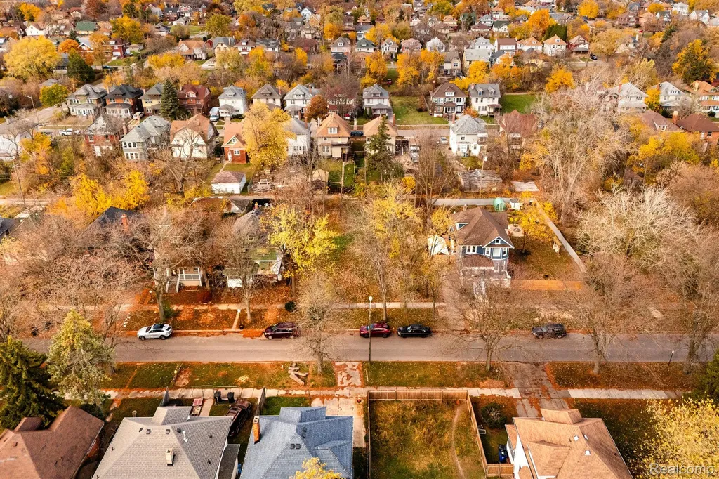261 Woodland Street Detroit City MI 48202