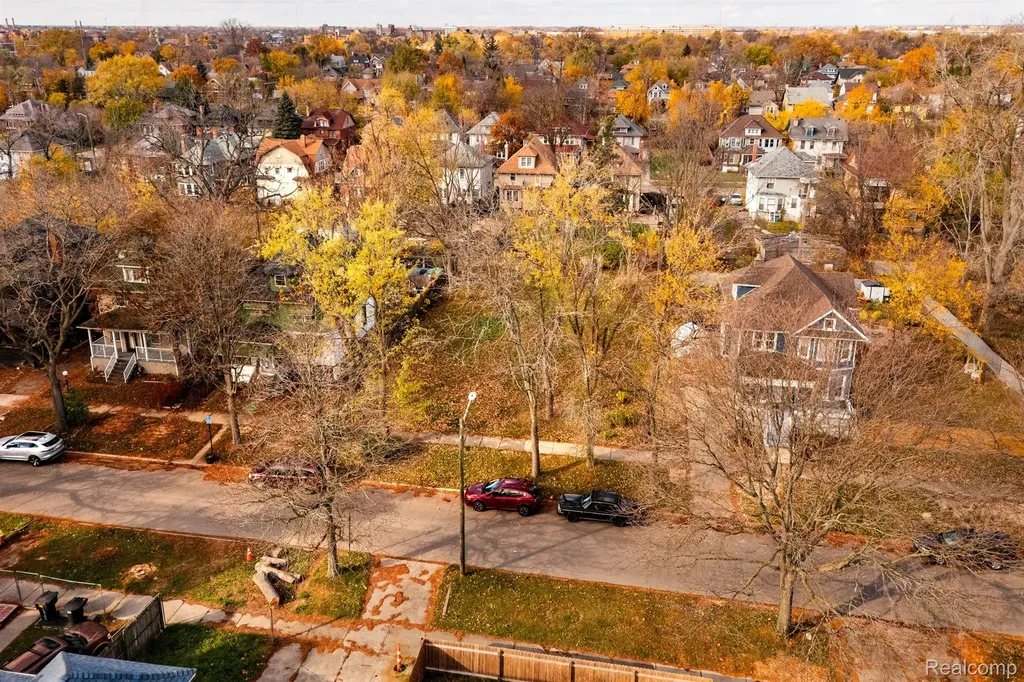 261 Woodland Street Detroit City MI 48202