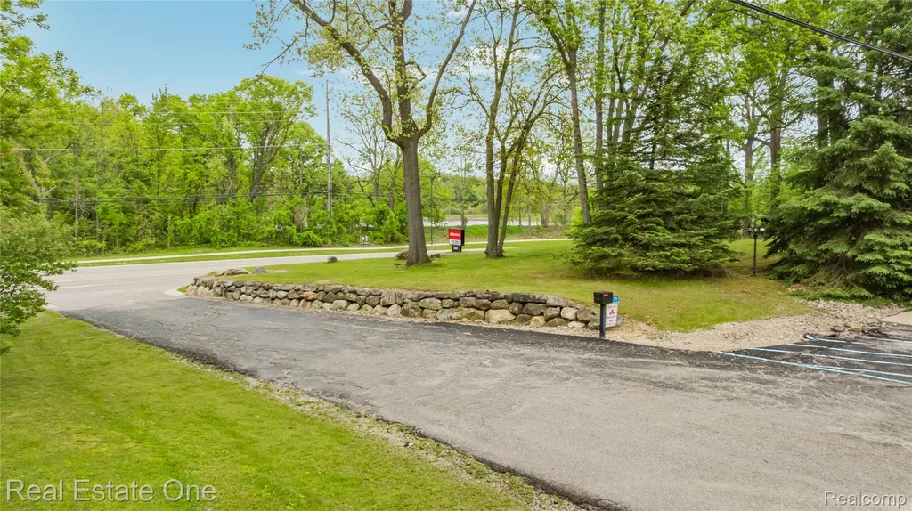 7217 Sashabaw Road Independence Charter Township MI 48348