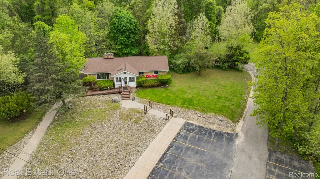 7217 Sashabaw Road Independence Charter Township MI 48348