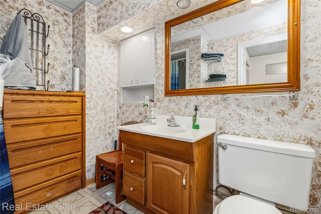7217 Sashabaw Road Independence Charter Township MI 48348