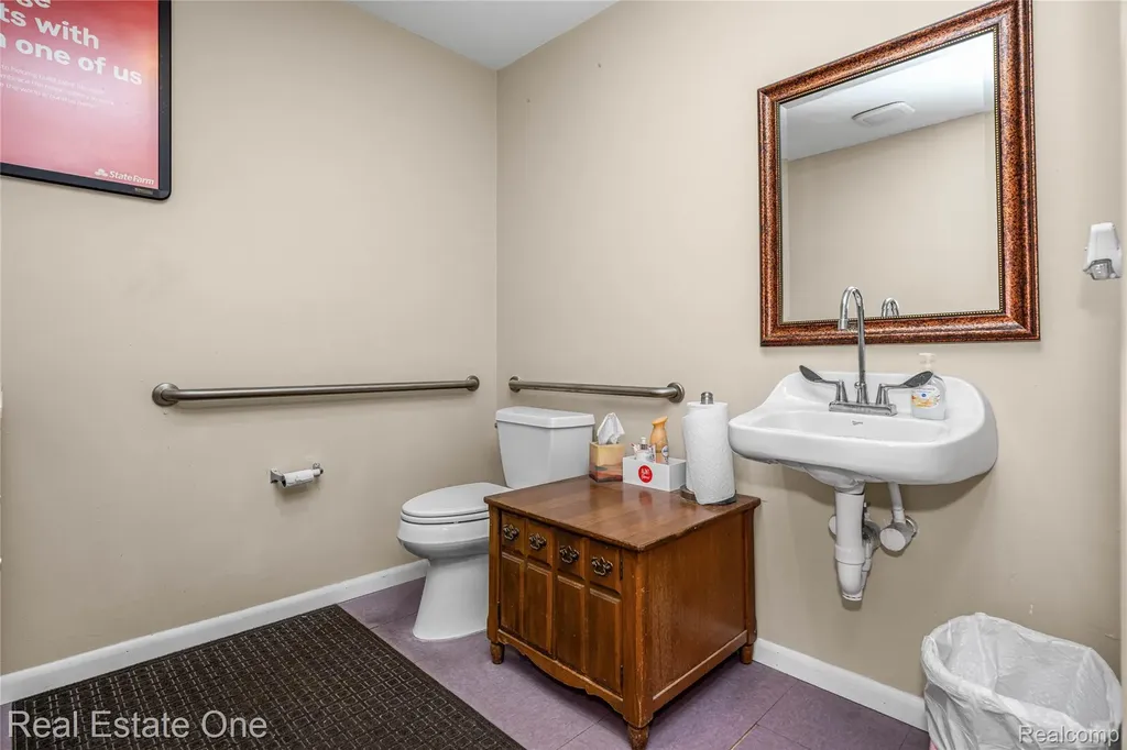 7217 Sashabaw Road Independence Charter Township MI 48348