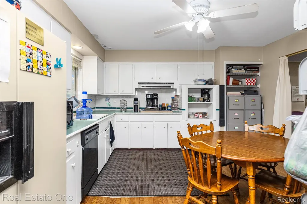 7217 Sashabaw Road Independence Charter Township MI 48348