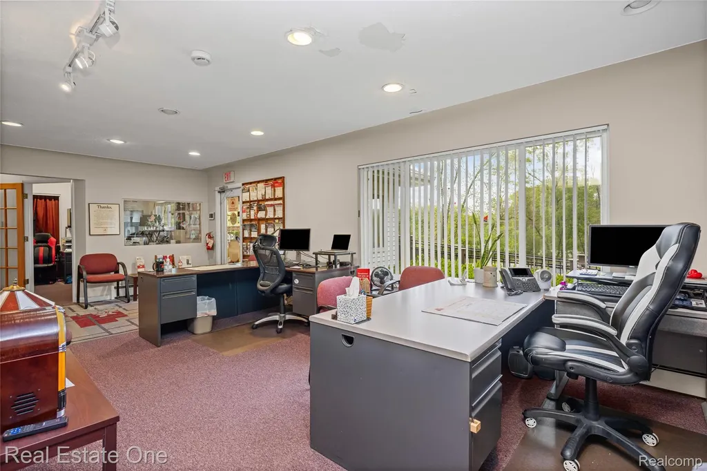 7217 Sashabaw Road Independence Charter Township MI 48348