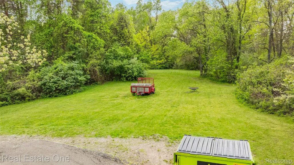 7217 Sashabaw Road Independence Charter Township MI 48348