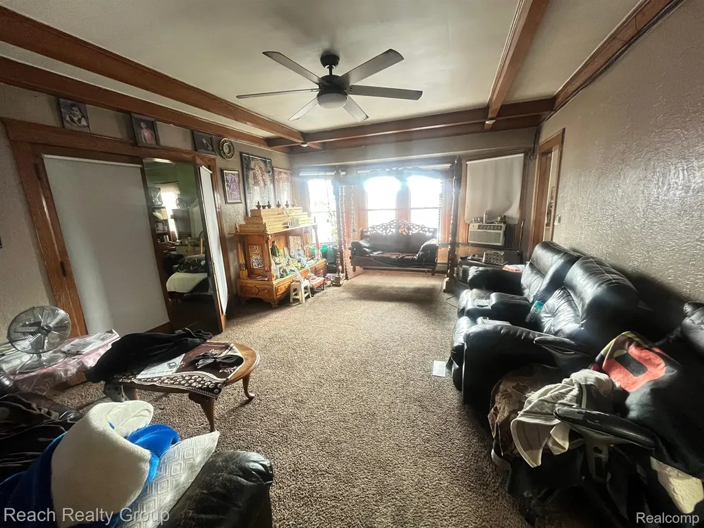 22755 Grand River Avenue Detroit City MI 48219