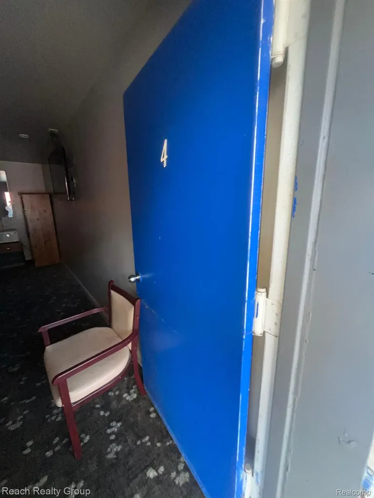 22755 Grand River Avenue Detroit City MI 48219