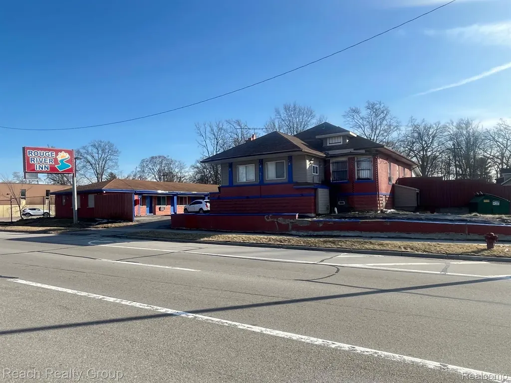 22755 Grand River Avenue Detroit City MI 48219