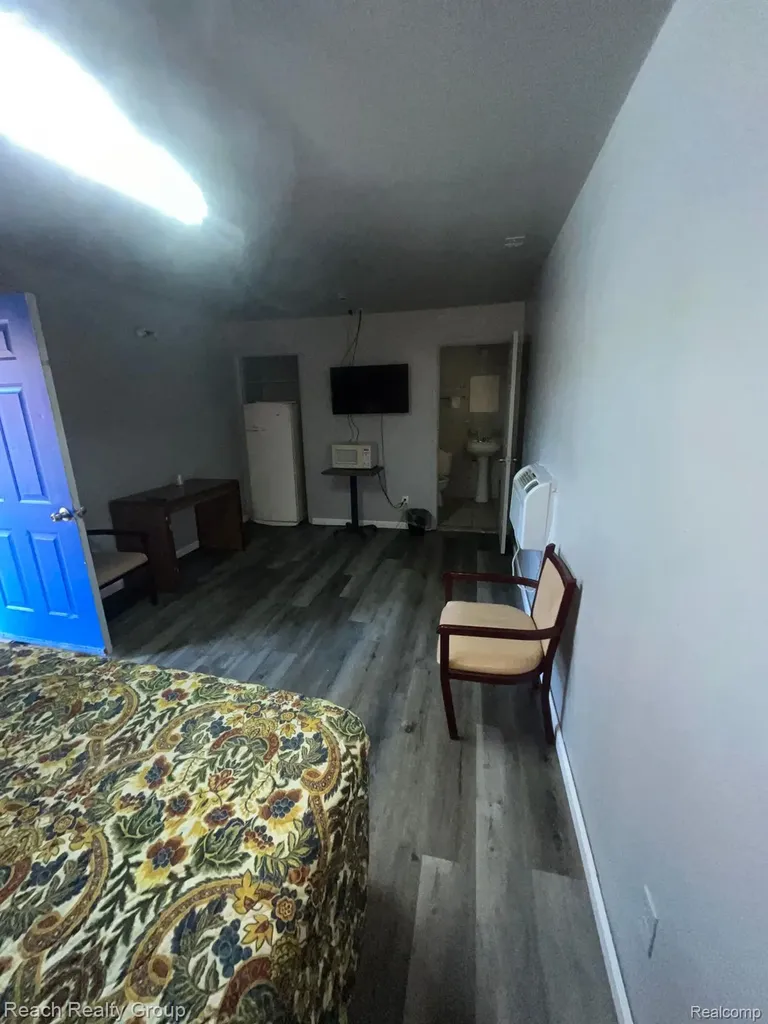 22755 Grand River Avenue Detroit City MI 48219
