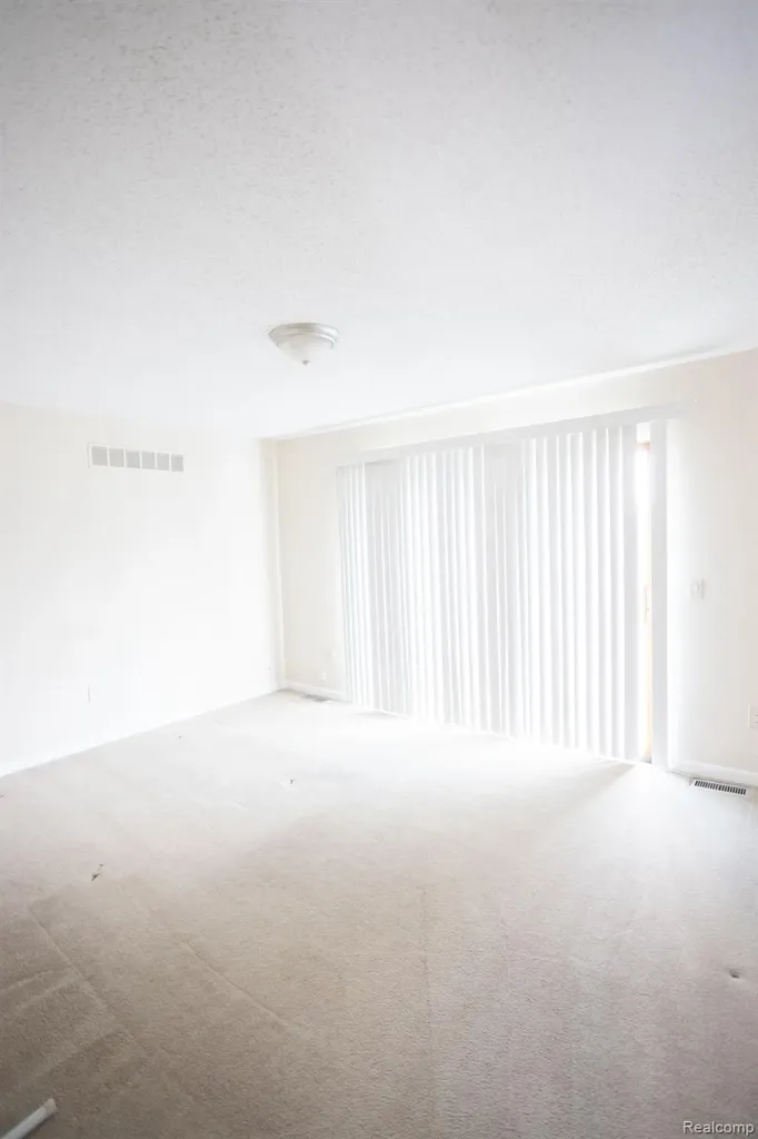 5881 Naneva West Bloomfield Charter Township MI 48322