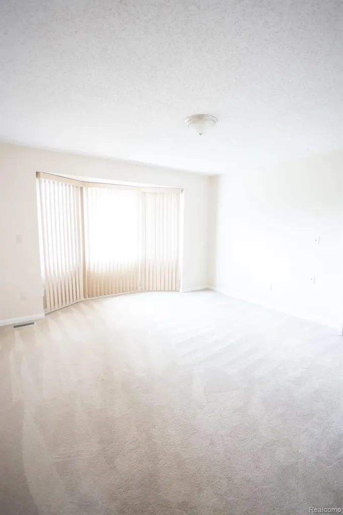 5881 Naneva West Bloomfield Charter Township MI 48322