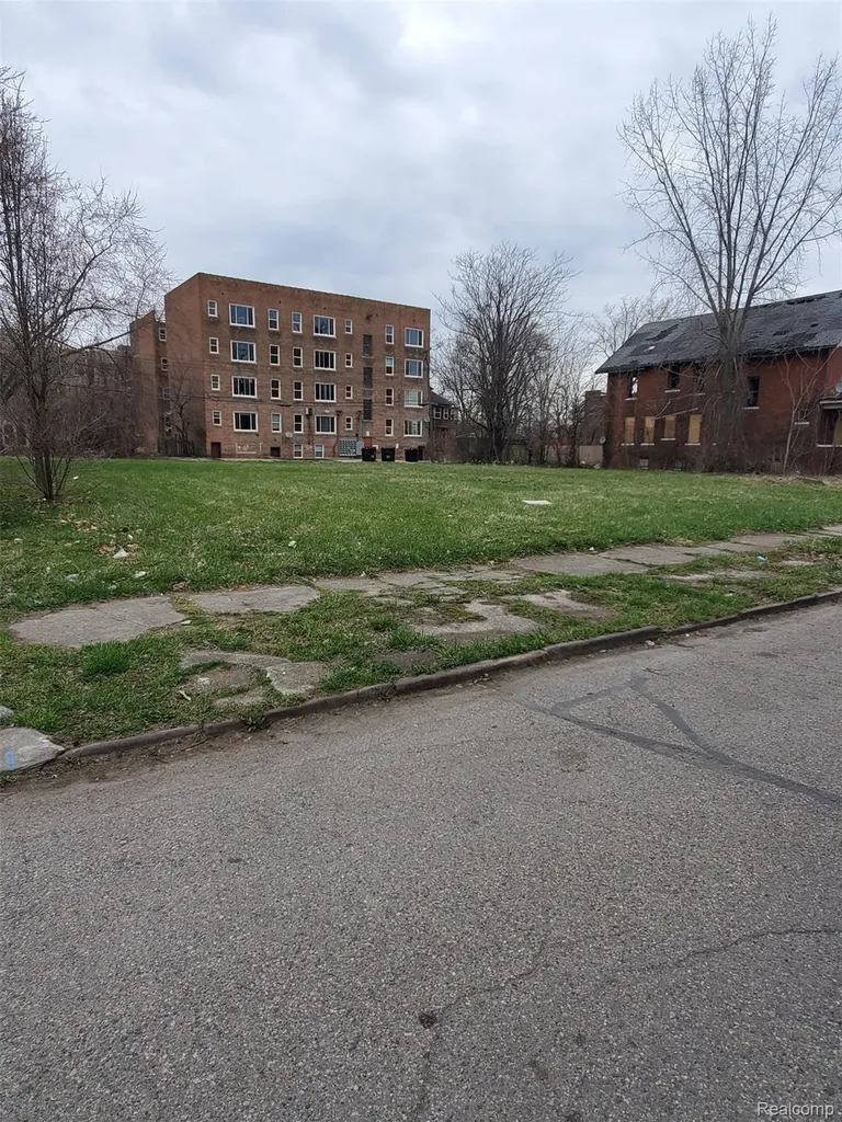 650 Gladstone Street Detroit City MI 48202