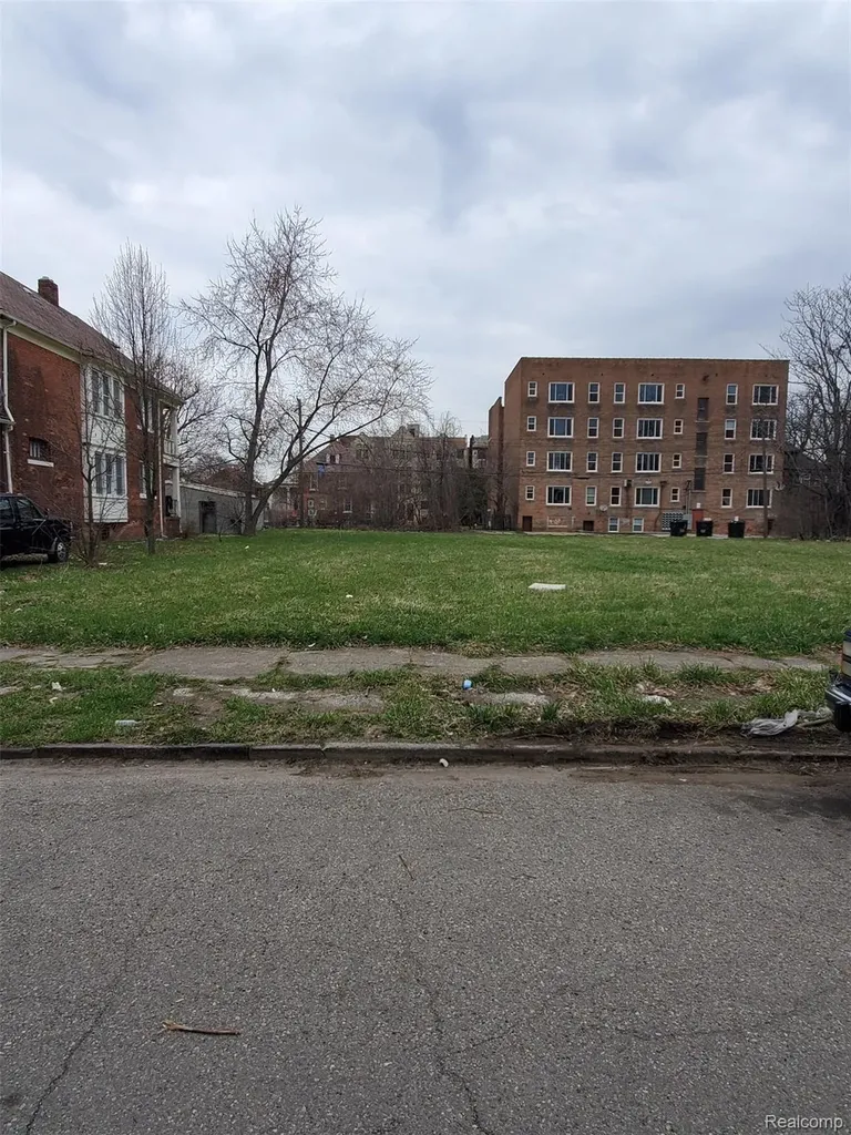 650 Gladstone Street Detroit City MI 48202