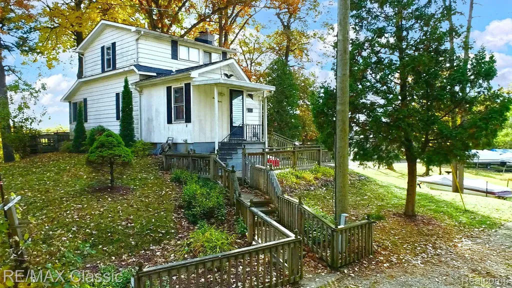 512 Fernhurst Court Orion Charter Township MI 48362