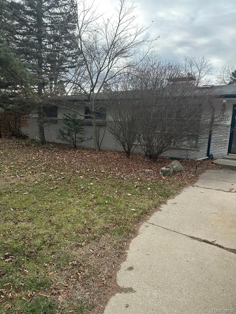 19021 Merriman Road Livonia City MI 48152