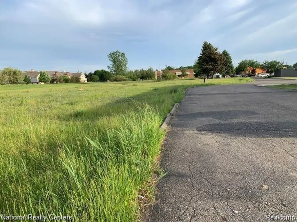 43300 Hayes Clinton Charter Township MI 48038