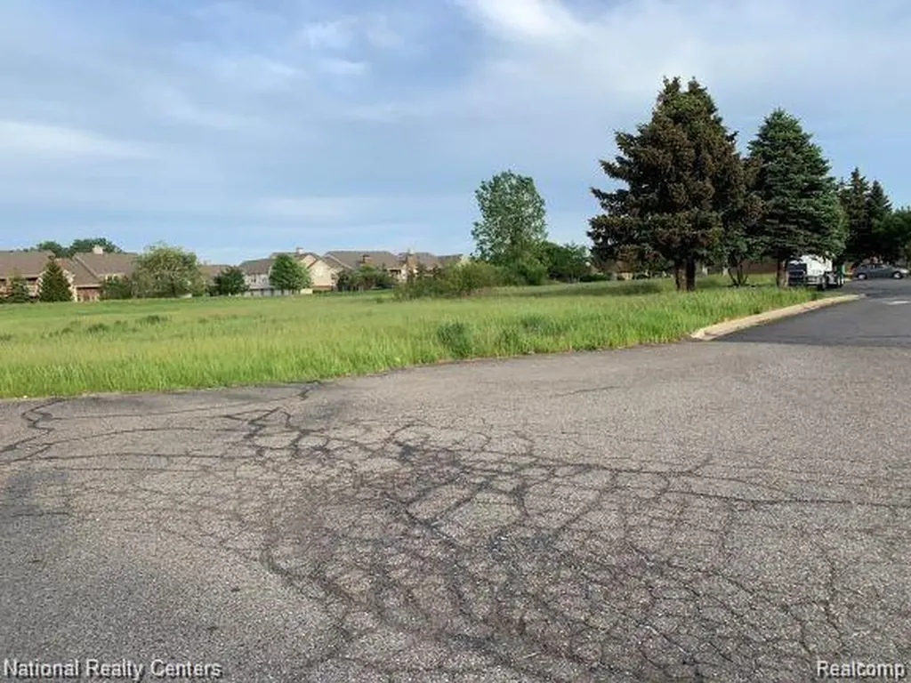 43300 Hayes Clinton Charter Township MI 48038